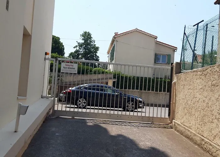 Appartamento Antibes: A Nest Perched On The Sea! Antibes